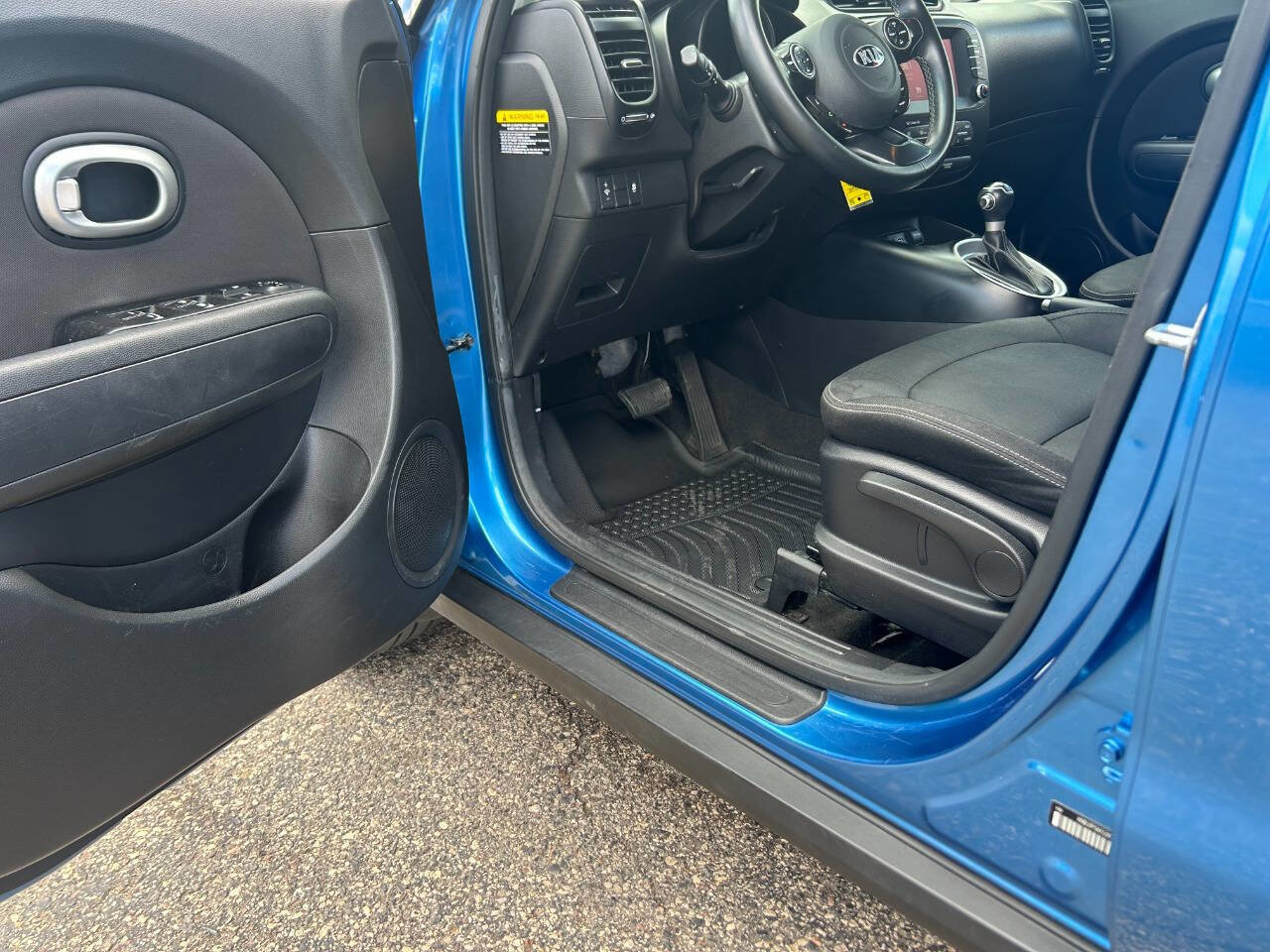 Used 2019 Kia Soul + FWD image 3