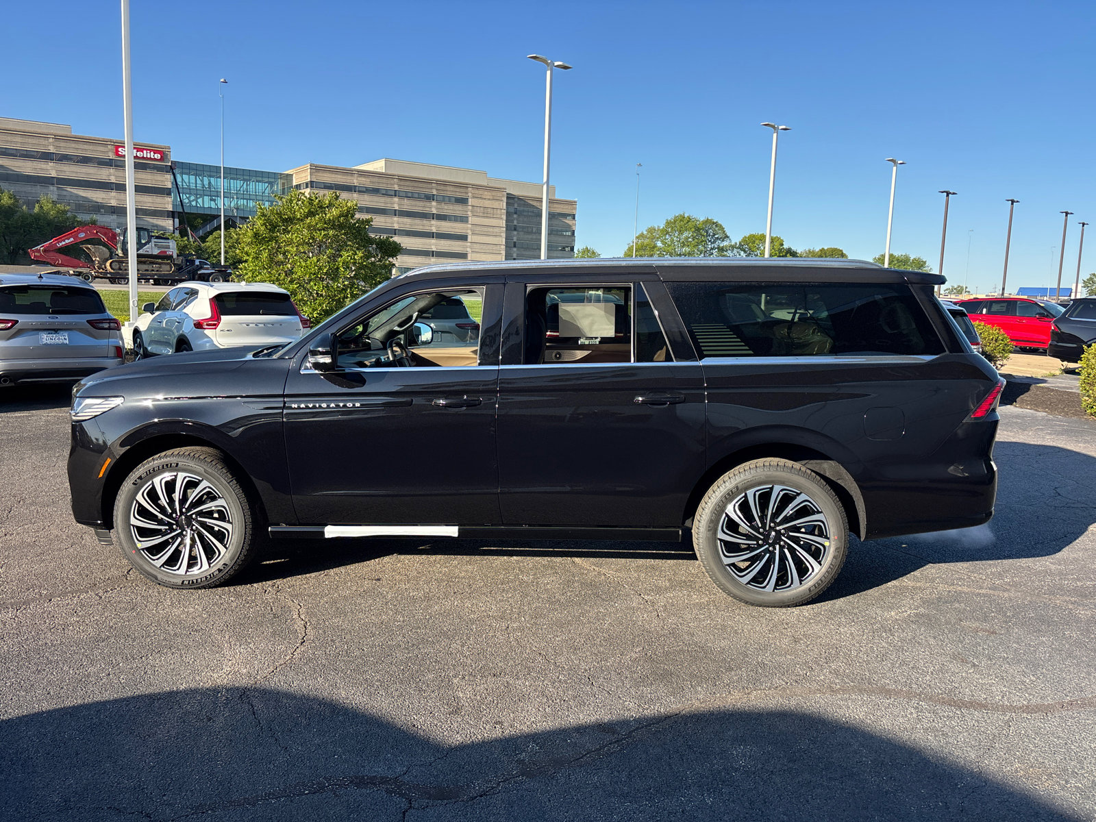 New 2026 Lincoln Navigator L Black Label AWD/4WD image 4