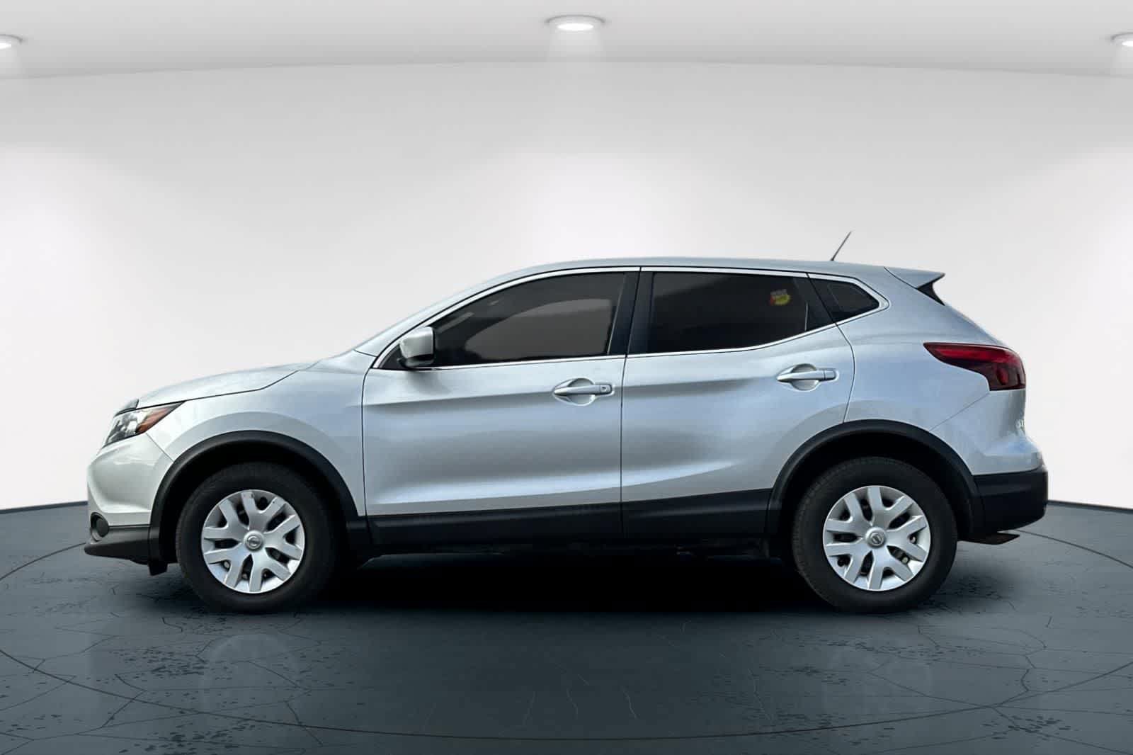 Used 2018 Nissan Rogue Sport S AWD/4WD image 9