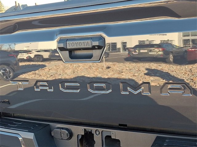 Used 2024 Toyota Tacoma TRD Off-Road image 29