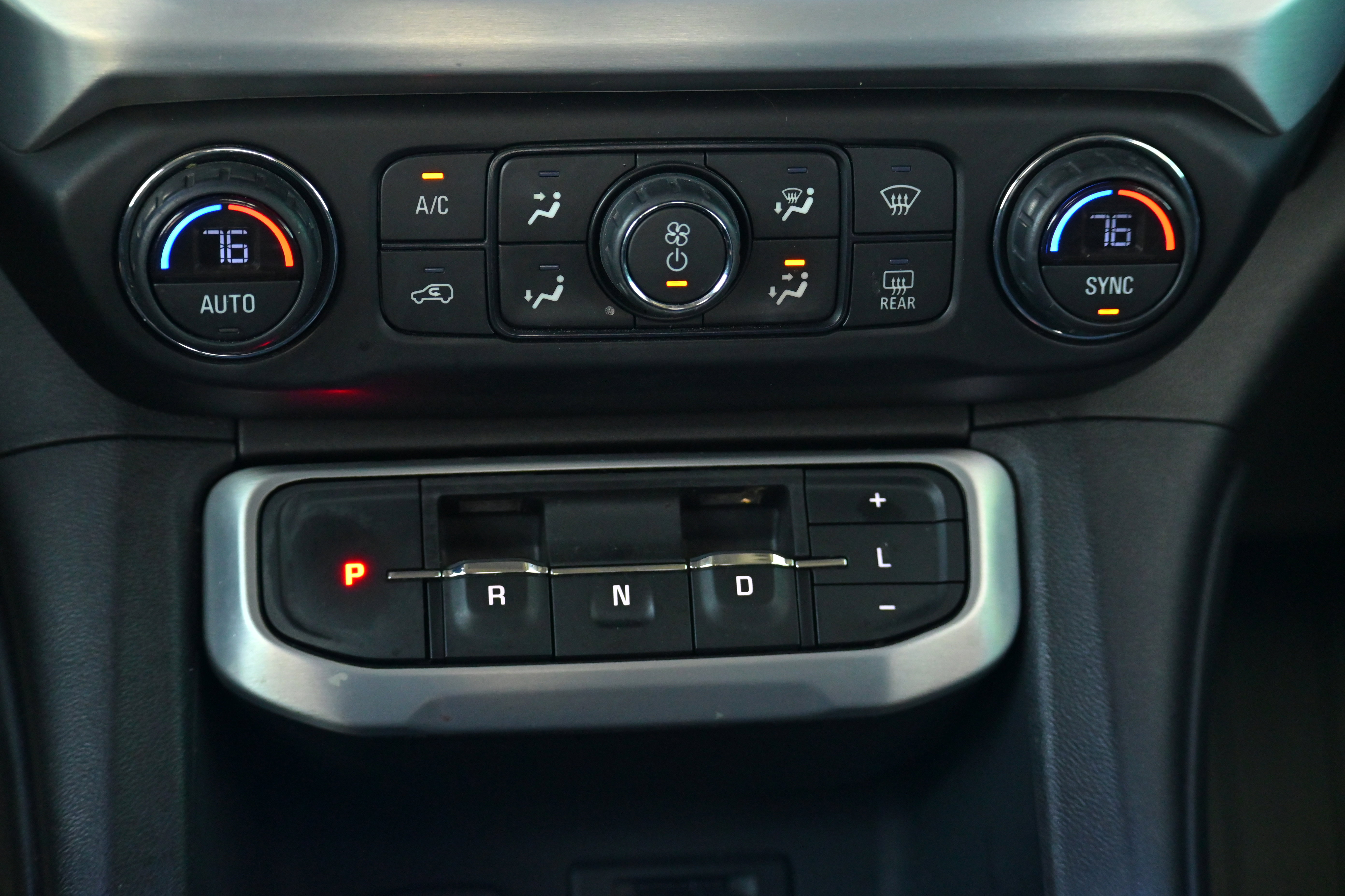 Used 2022 GMC Acadia SLT w/ Technology Package image 17