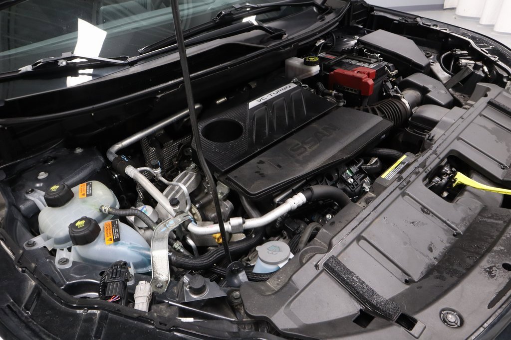 Certified 2025 Nissan Rogue SV image 17