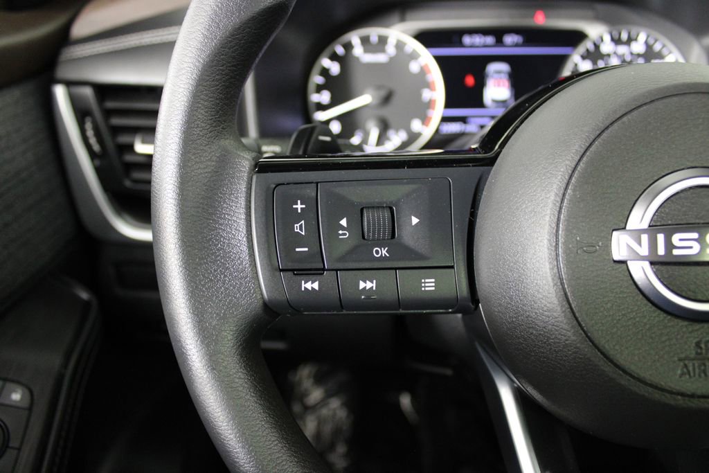 Certified 2023 Nissan Rogue SV image 25