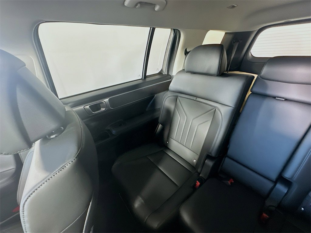 Used 2025 Hyundai Santa Fe XRT image 12