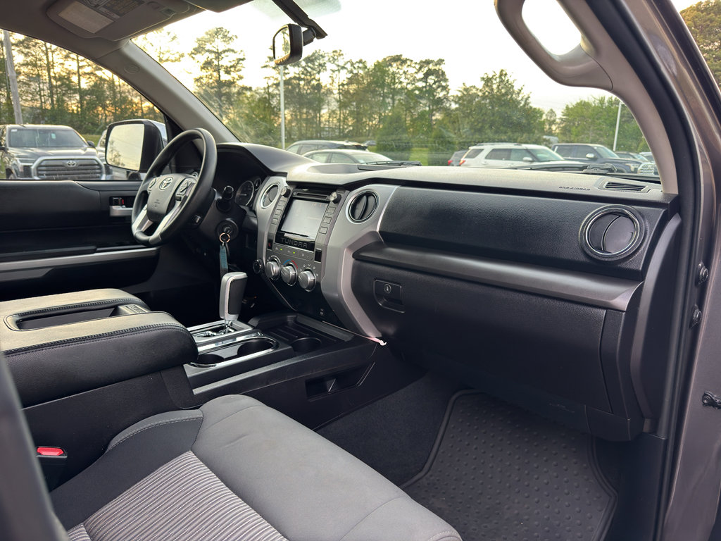Used 2015 Toyota Tundra SR5 w/ SR5 Upgrade Package image 17