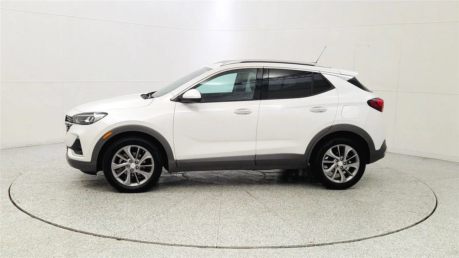 Used 2023 Buick Encore GX Essence w/ Experience Buick Package FWD image 4