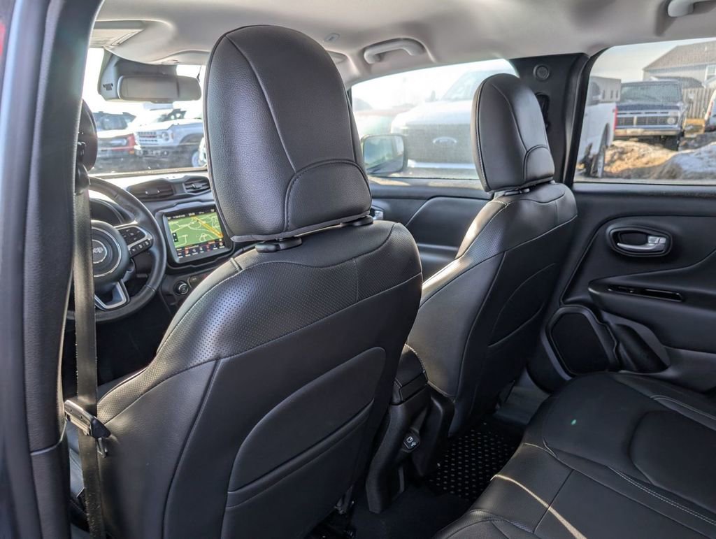 Used 2023 Jeep Renegade Limited image 43
