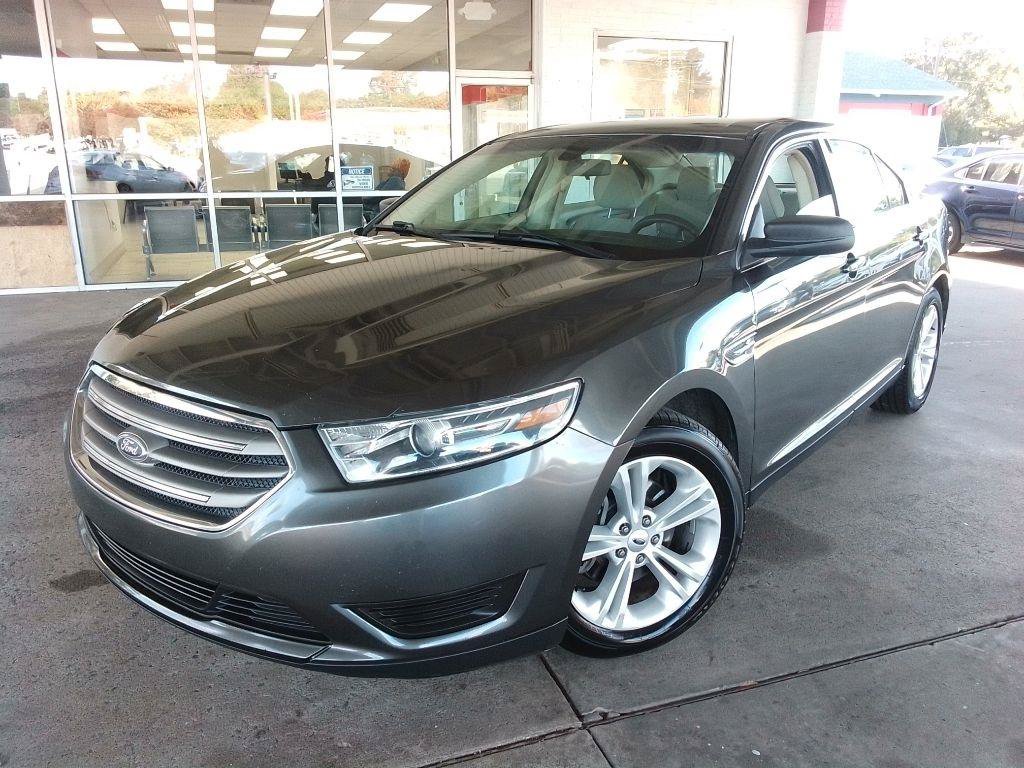 Used 2018 Ford Taurus SE FWD image 1