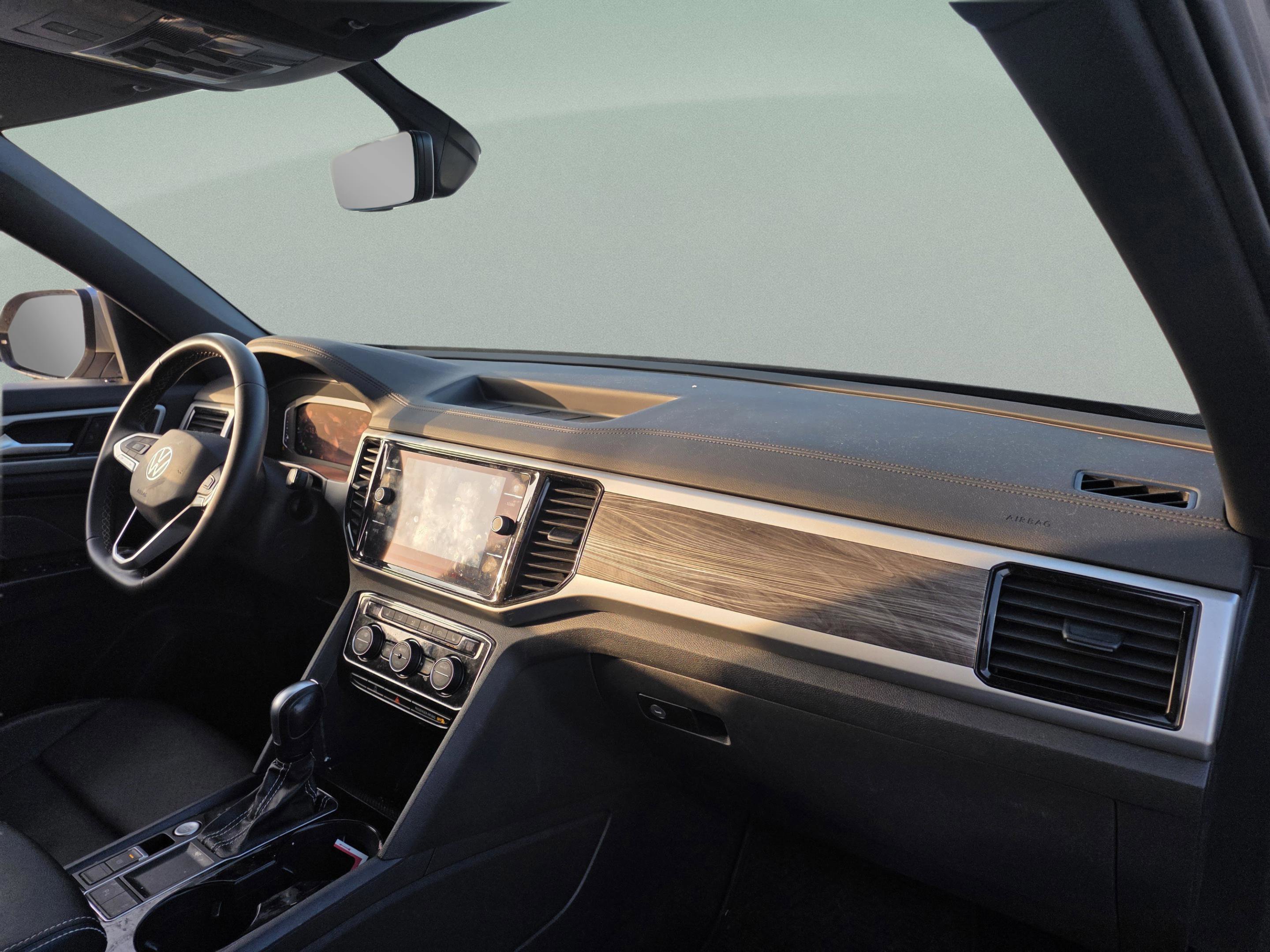 Used 2022 Volkswagen Atlas Cross Sport SE image 23