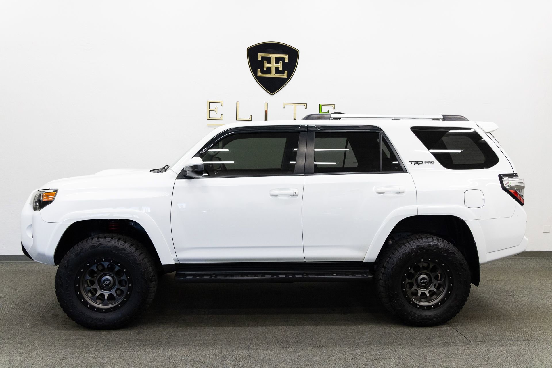 Used 2017 Toyota 4Runner TRD Pro AWD/4WD image 2