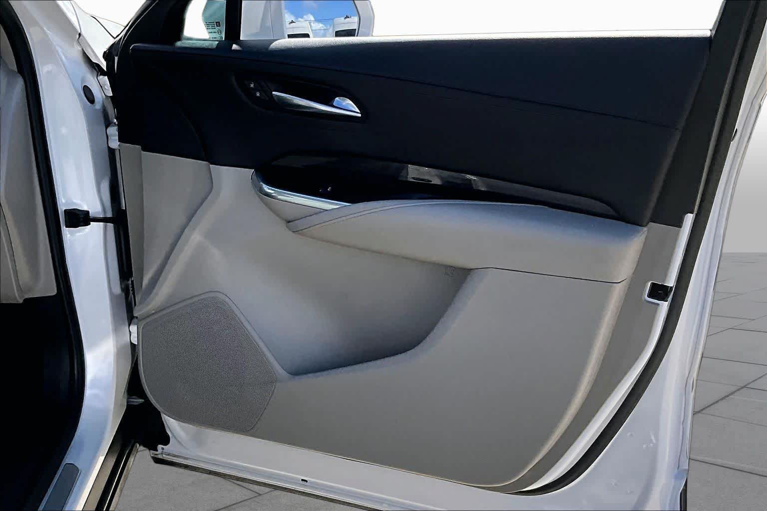 Used 2019 Cadillac XT4 Premium Luxury FWD image 25