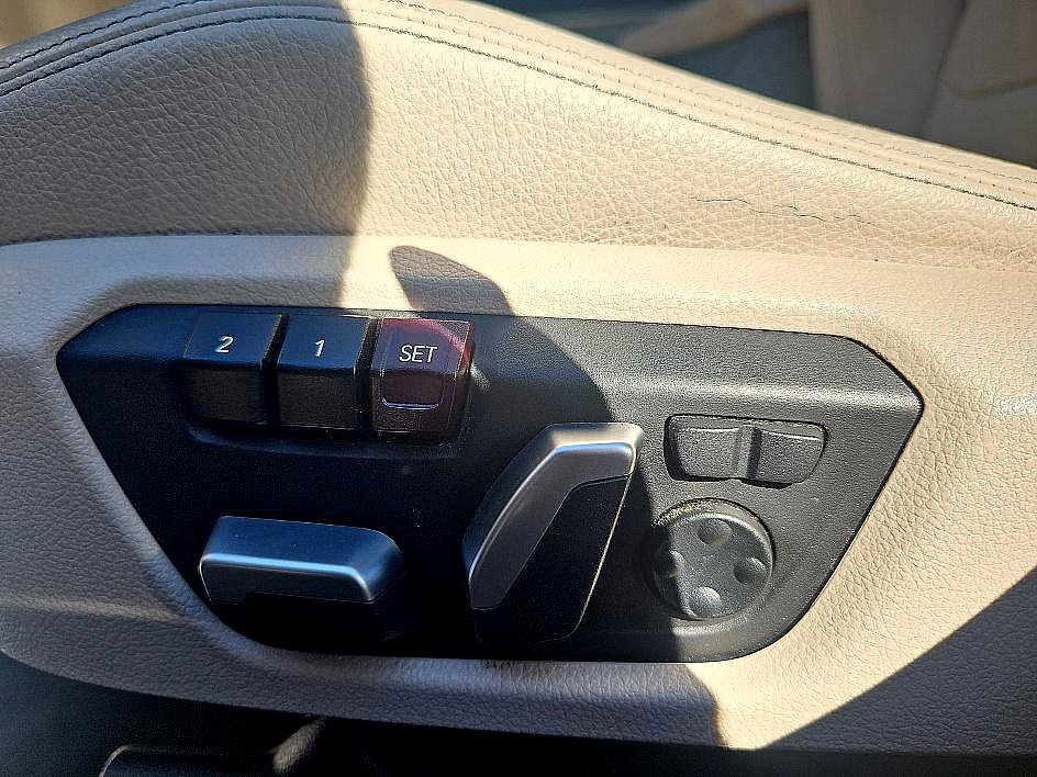 Used 2018 BMW 330i xDrive Sedan image 14