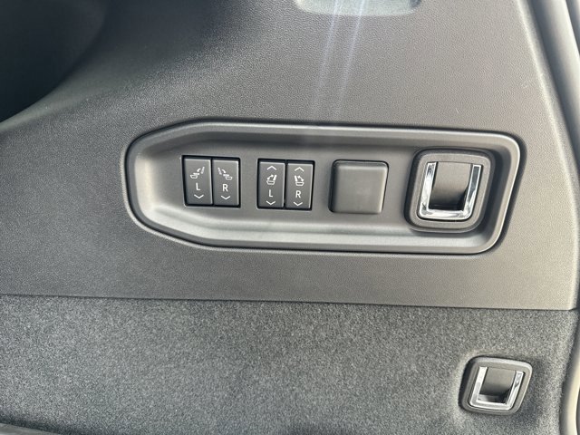 New 2026 Cadillac Vistiq Sport w/ LPO, Floor Liner Package image 38