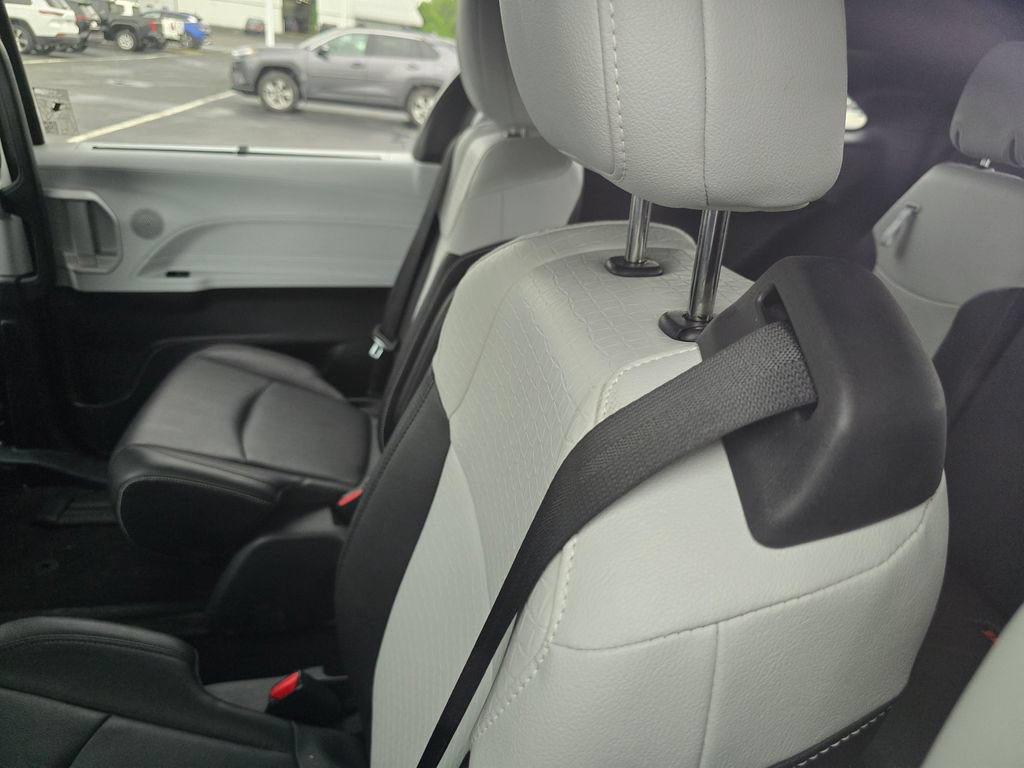 Certified 2025 Toyota Sienna XSE AWD/4WD image 22