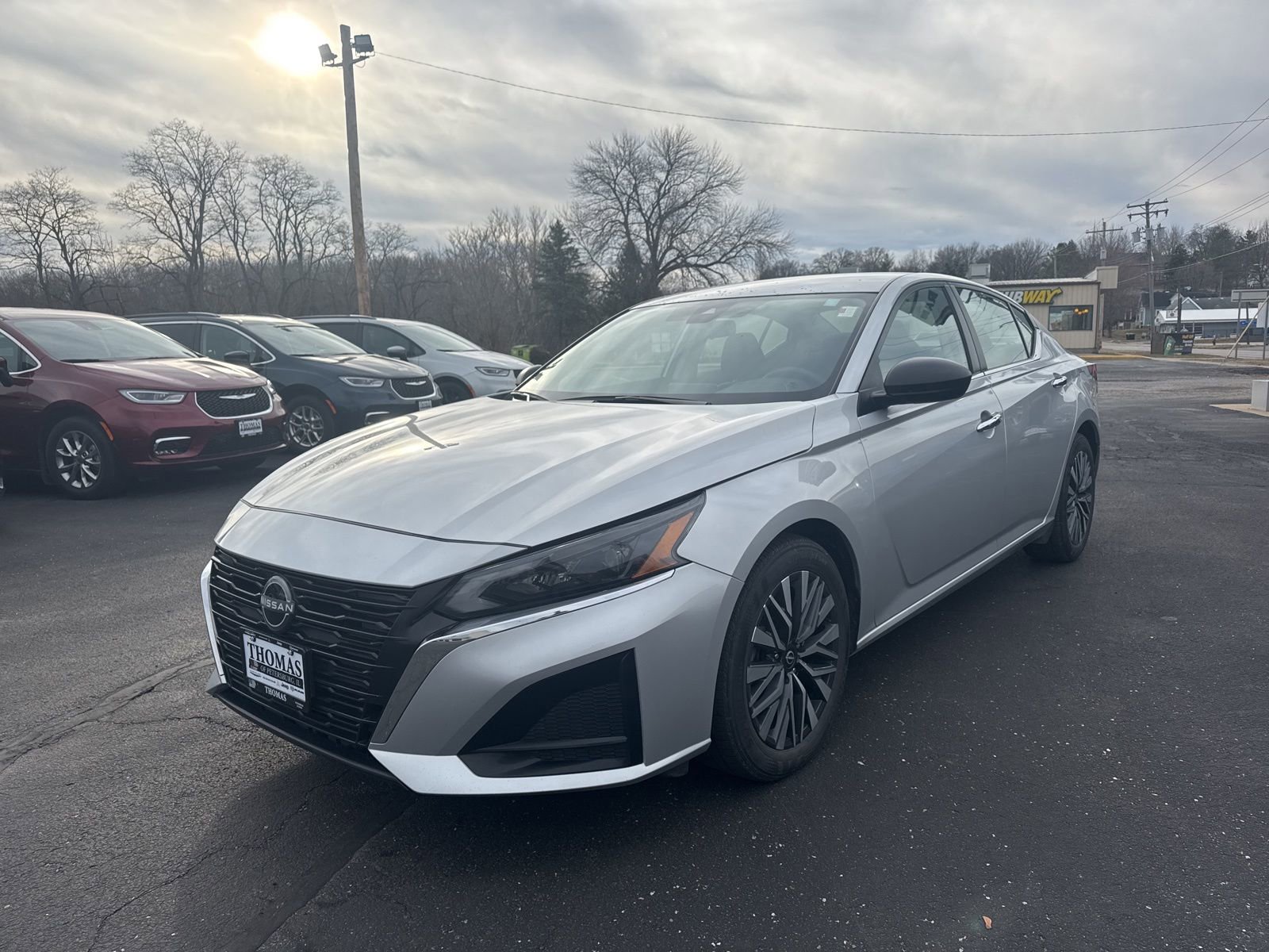 Used 2024 Nissan Altima 2.5 SV image 3