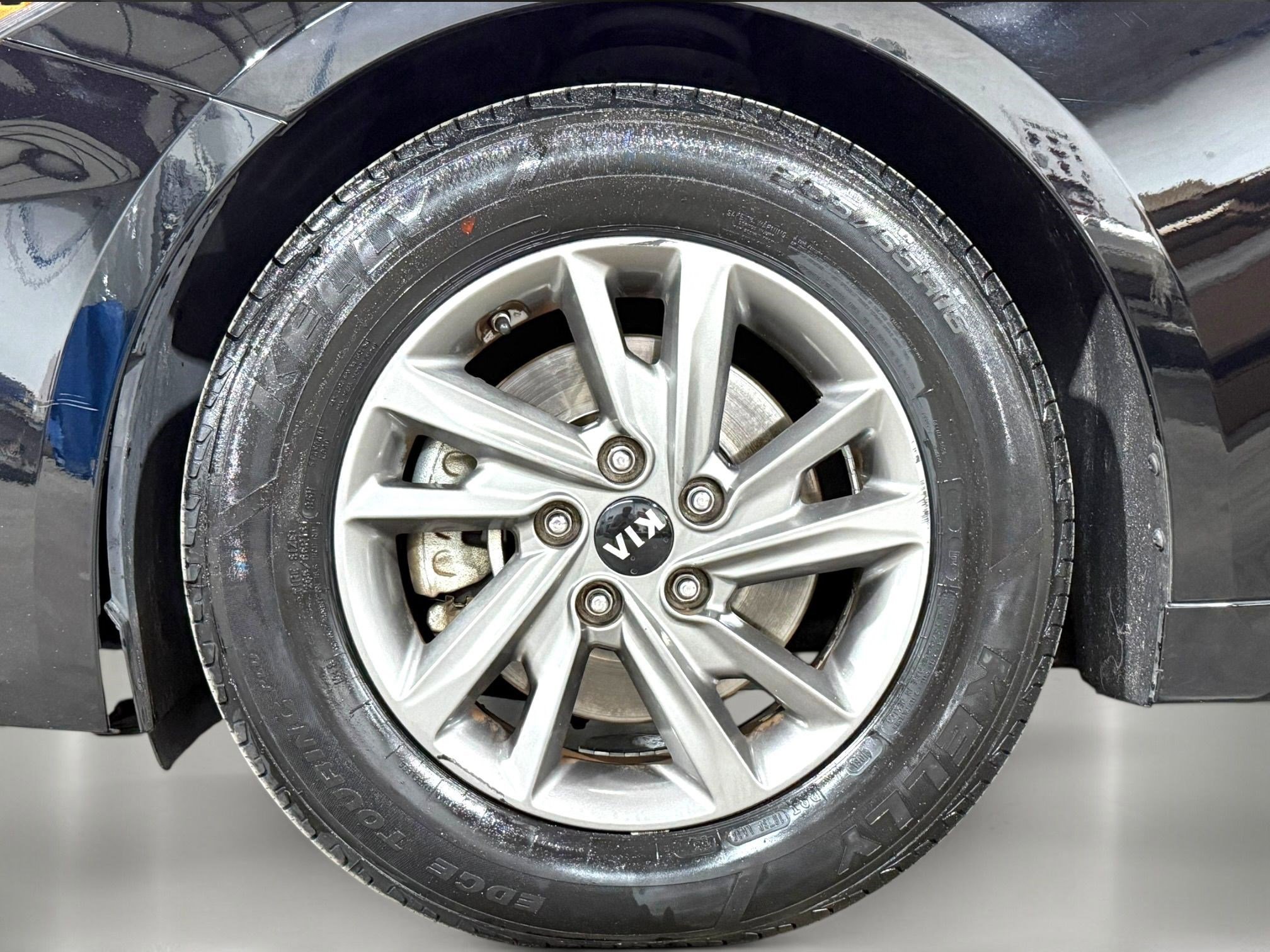 Used 2019 Kia Optima LX image 11