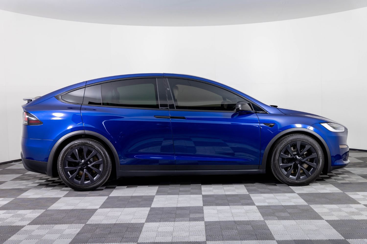 Used 2023 Tesla Model X image 9