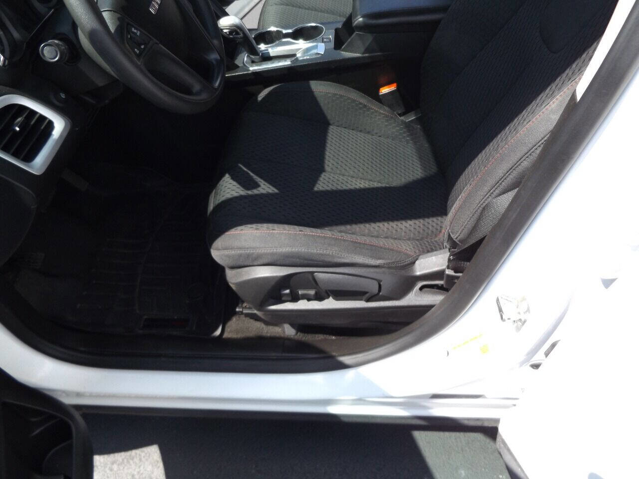 Used 2015 GMC Terrain SLE image 12