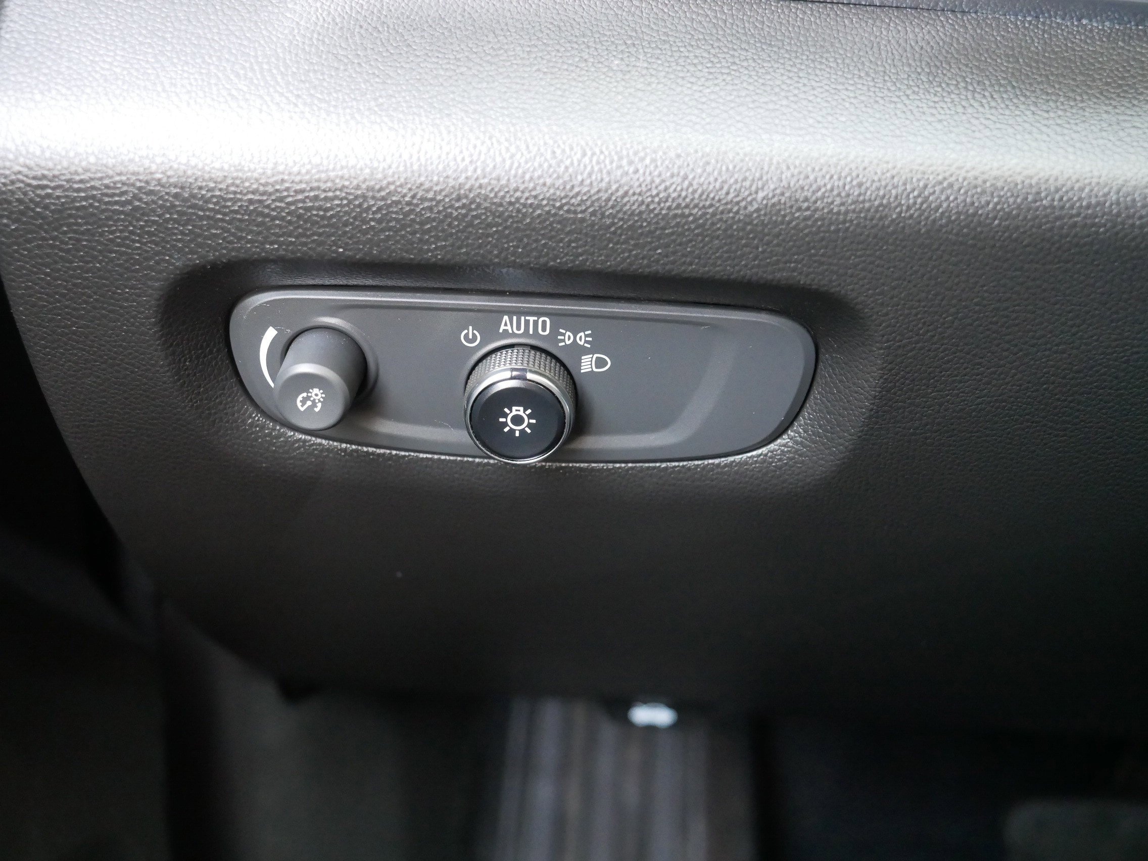 Used 2023 Chevrolet Traverse LT image 26