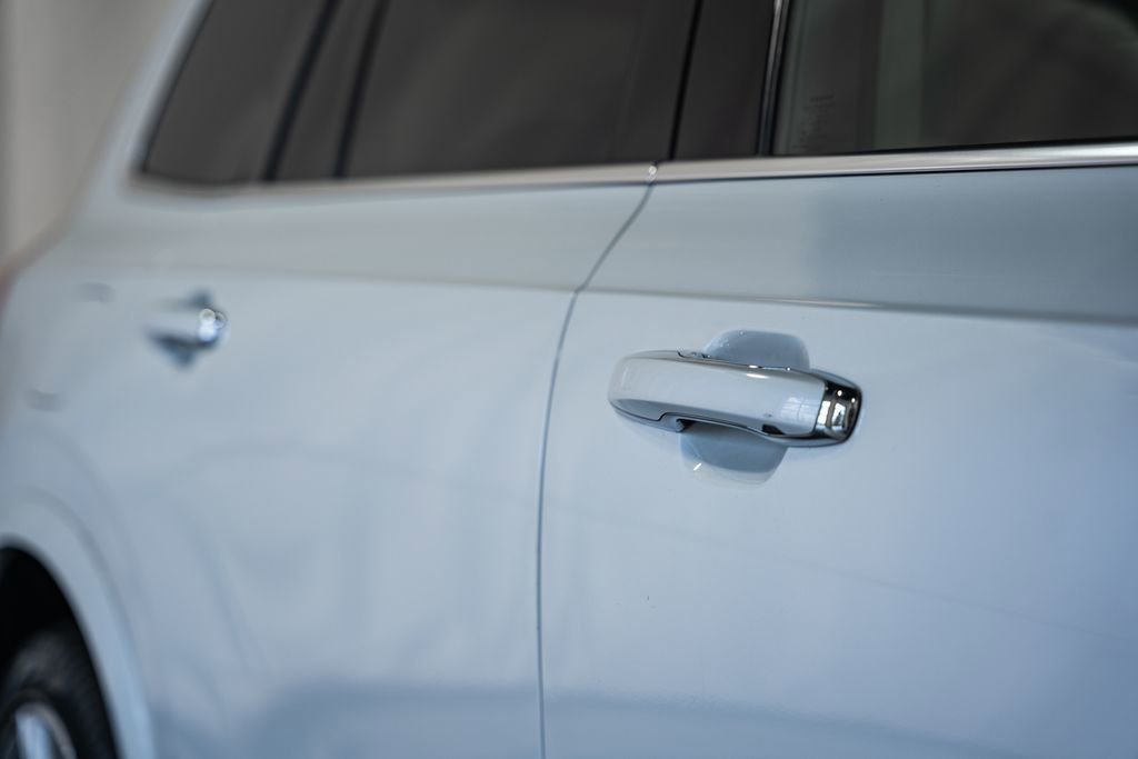 Used 2017 Volvo XC90 T8 Inscription w/ Luxury Package image 16