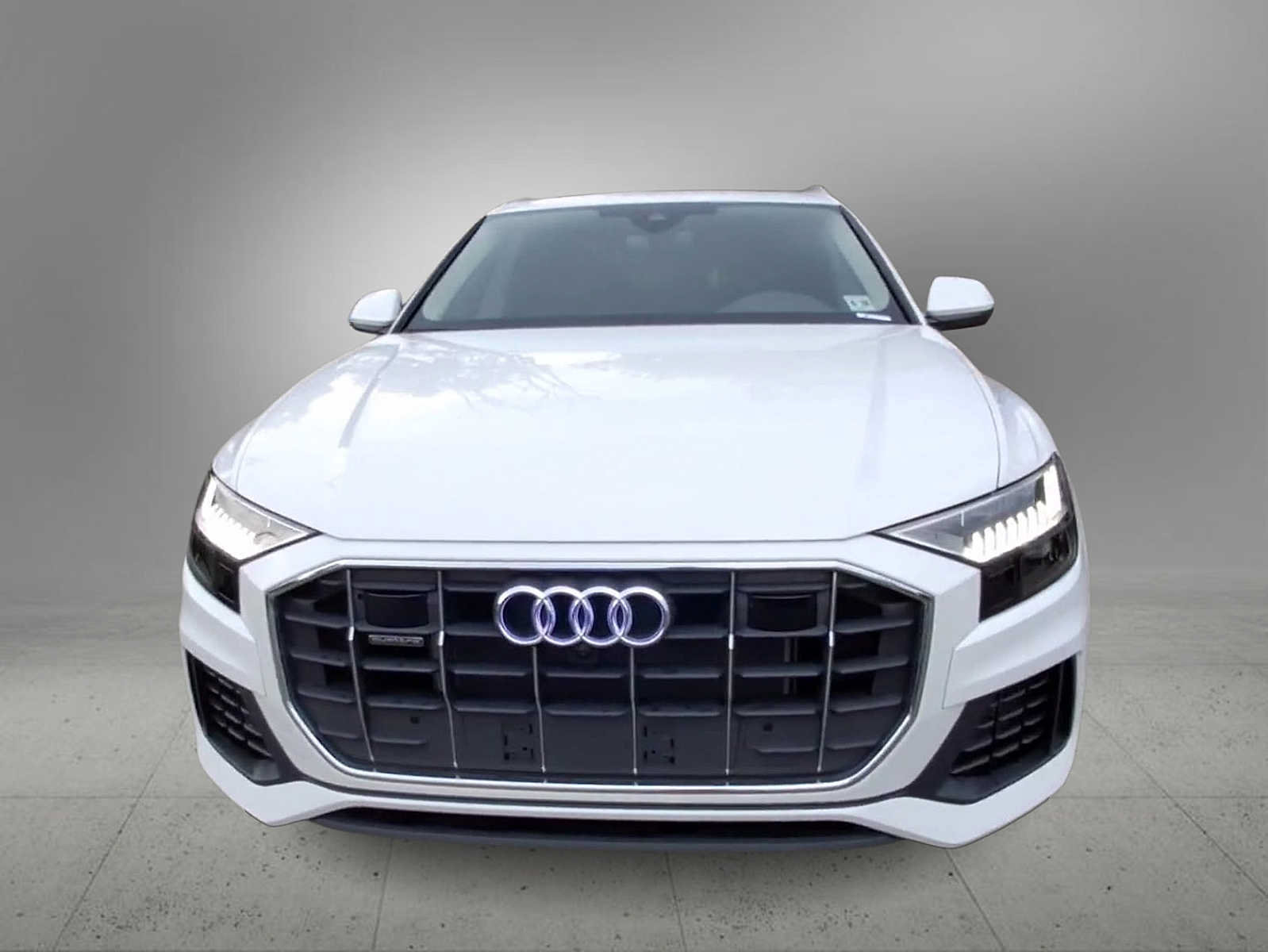 Used 2023 Audi Q8 Premium w/ Convenience Package AWD/4WD image 3
