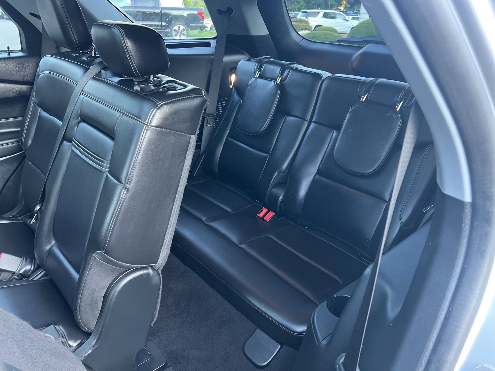 Used 2022 Ford Explorer XLT w/ Equipment Group 202A image 19