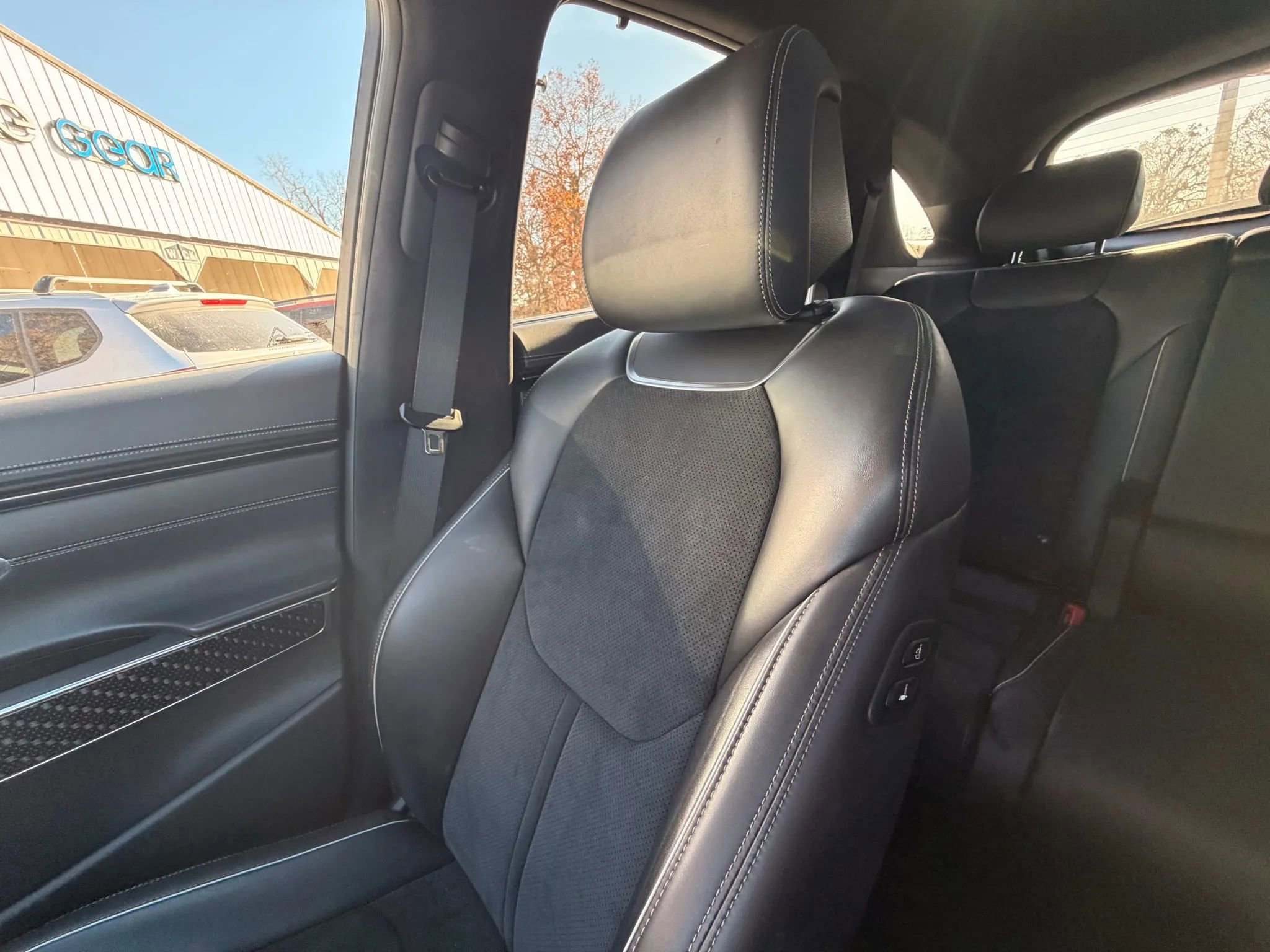 Used 2022 Genesis GV70 3.5T Sport w/ Sport Prestige Package image 23