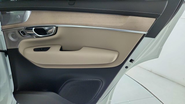 New 2027 Volvo XC90 B6 Ultra AWD/4WD image 37