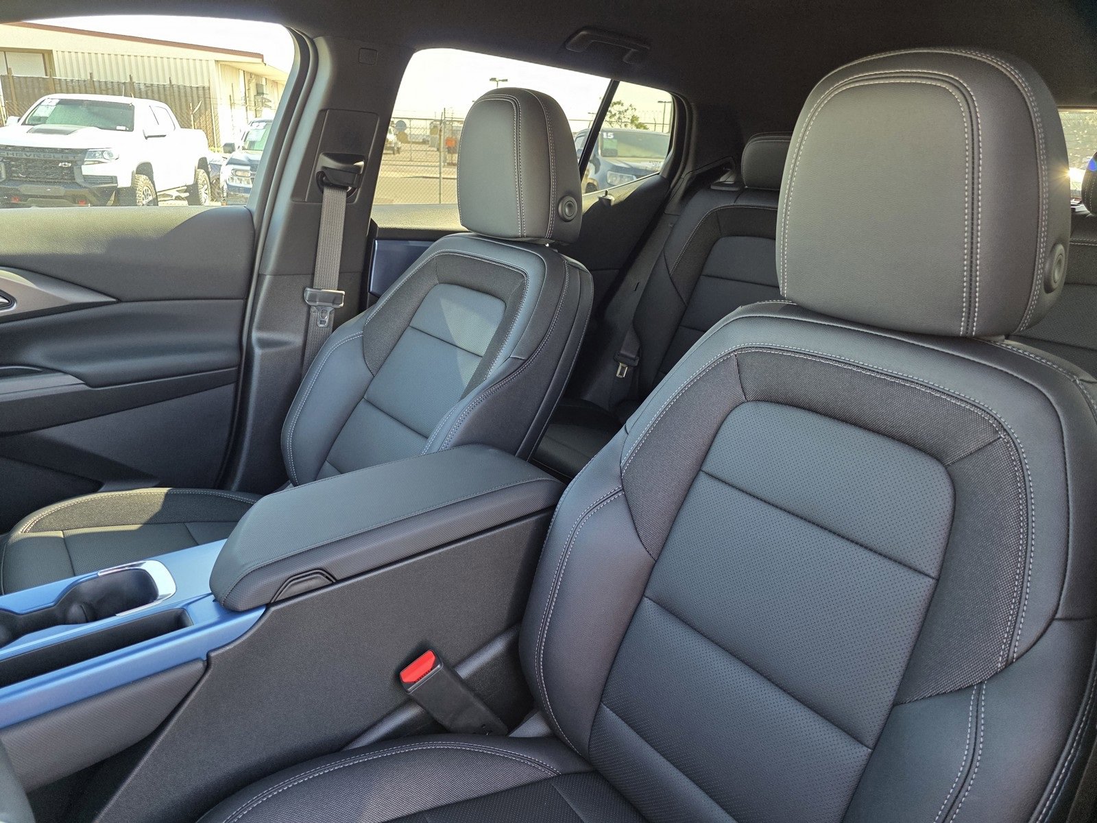 New 2026 Chevrolet Equinox EV LT w/ LPO, Blackout Package image 22