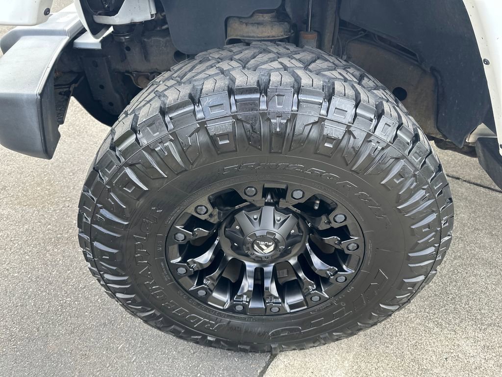 Used 2018 Jeep Wrangler Unlimited Sahara w/ Connectivity Group AWD/4WD image 26