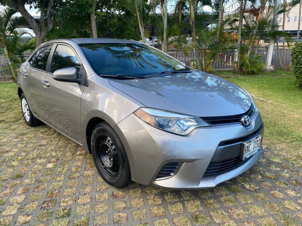 Used 2015 Toyota Corolla LE FWD video 1