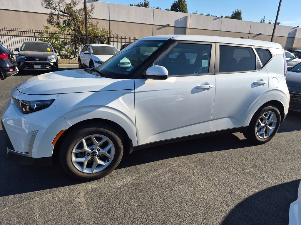 Used 2023 Kia Soul S image 4