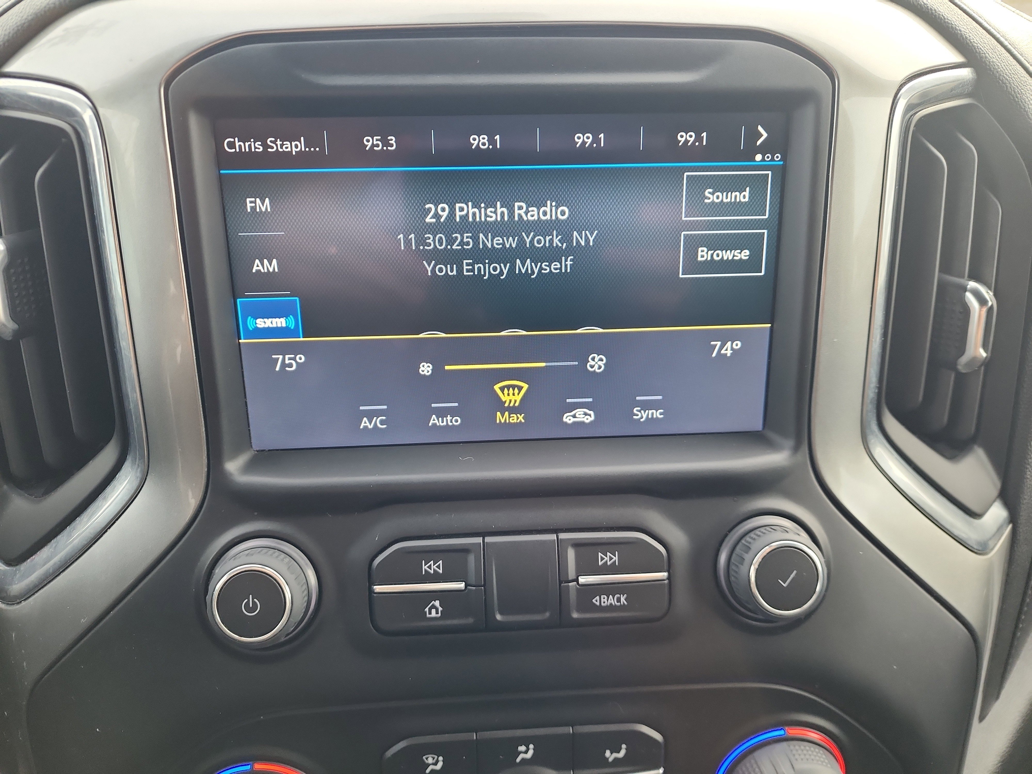 Used 2022 Chevrolet Silverado 1500 LT image 16