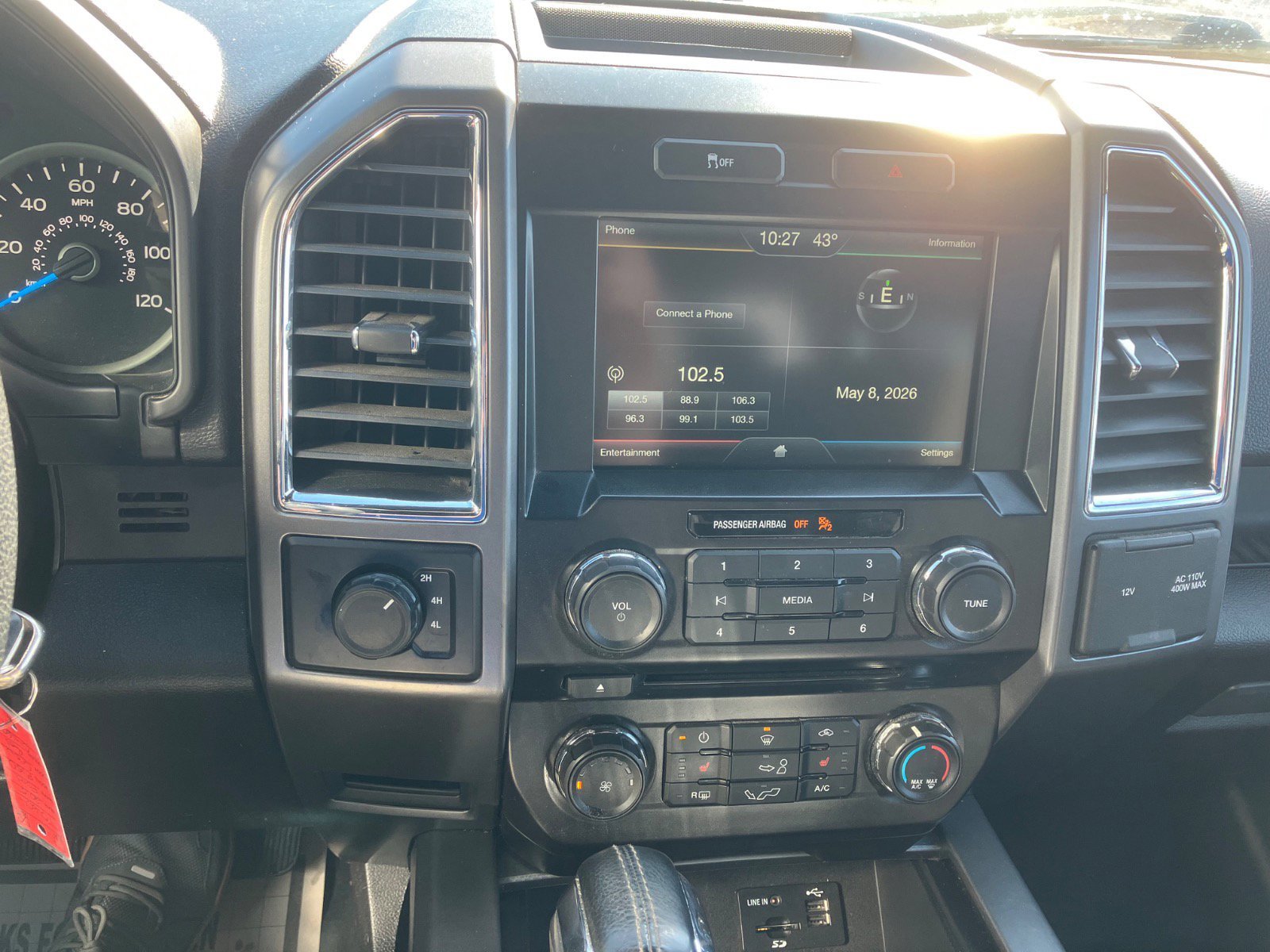 Used 2015 Ford F150 XLT w/ Equipment Group 302A Luxury AWD/4WD image 17