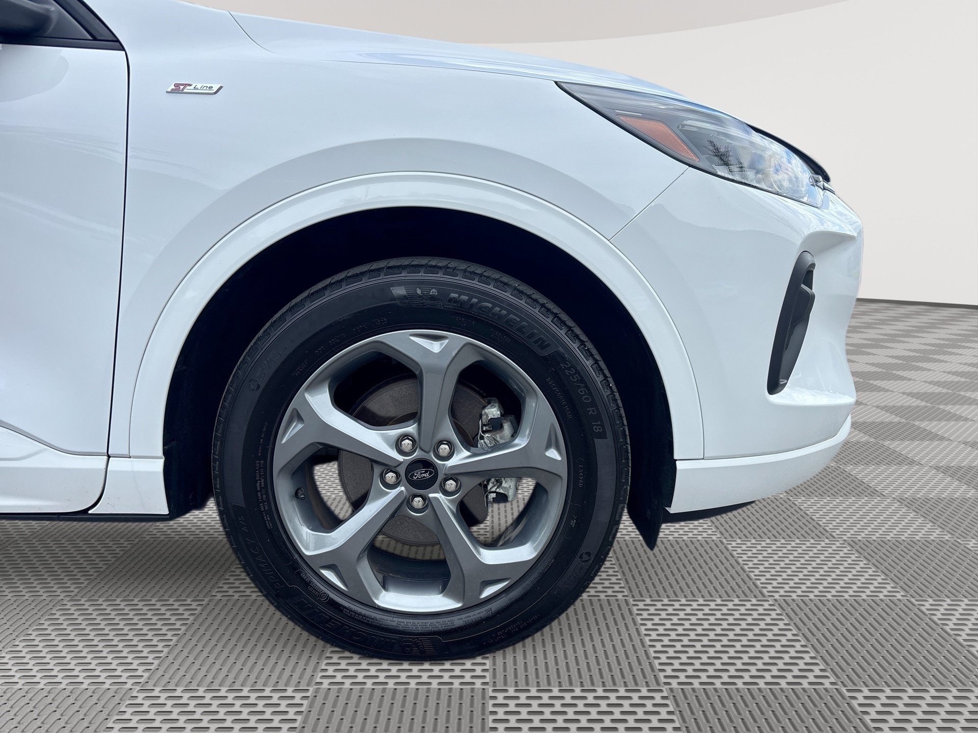 Used 2023 Ford Escape ST-Line w/ Tech Pack #1 AWD/4WD image 31