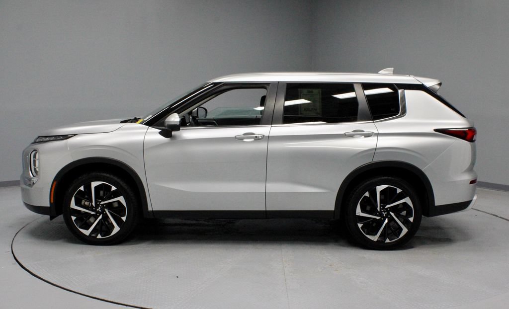 Used 2024 Mitsubishi Outlander SE AWD/4WD image 7