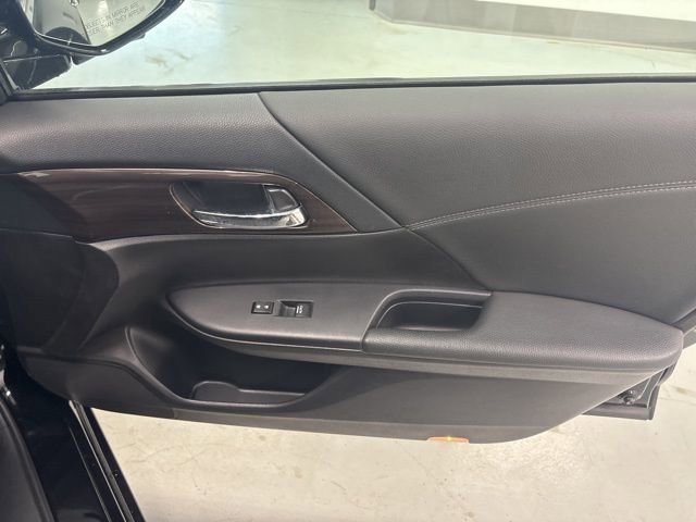 Used 2017 Honda Accord EX-L image 23