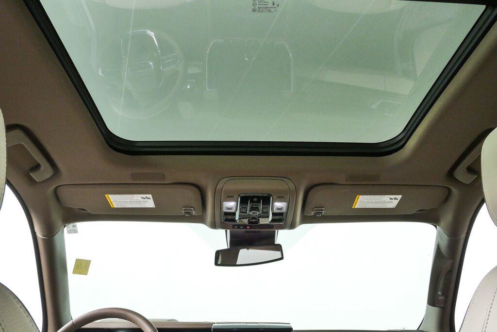Certified 2026 GMC Yukon Denali w/ Sun & Power Step Package AWD/4WD image 19