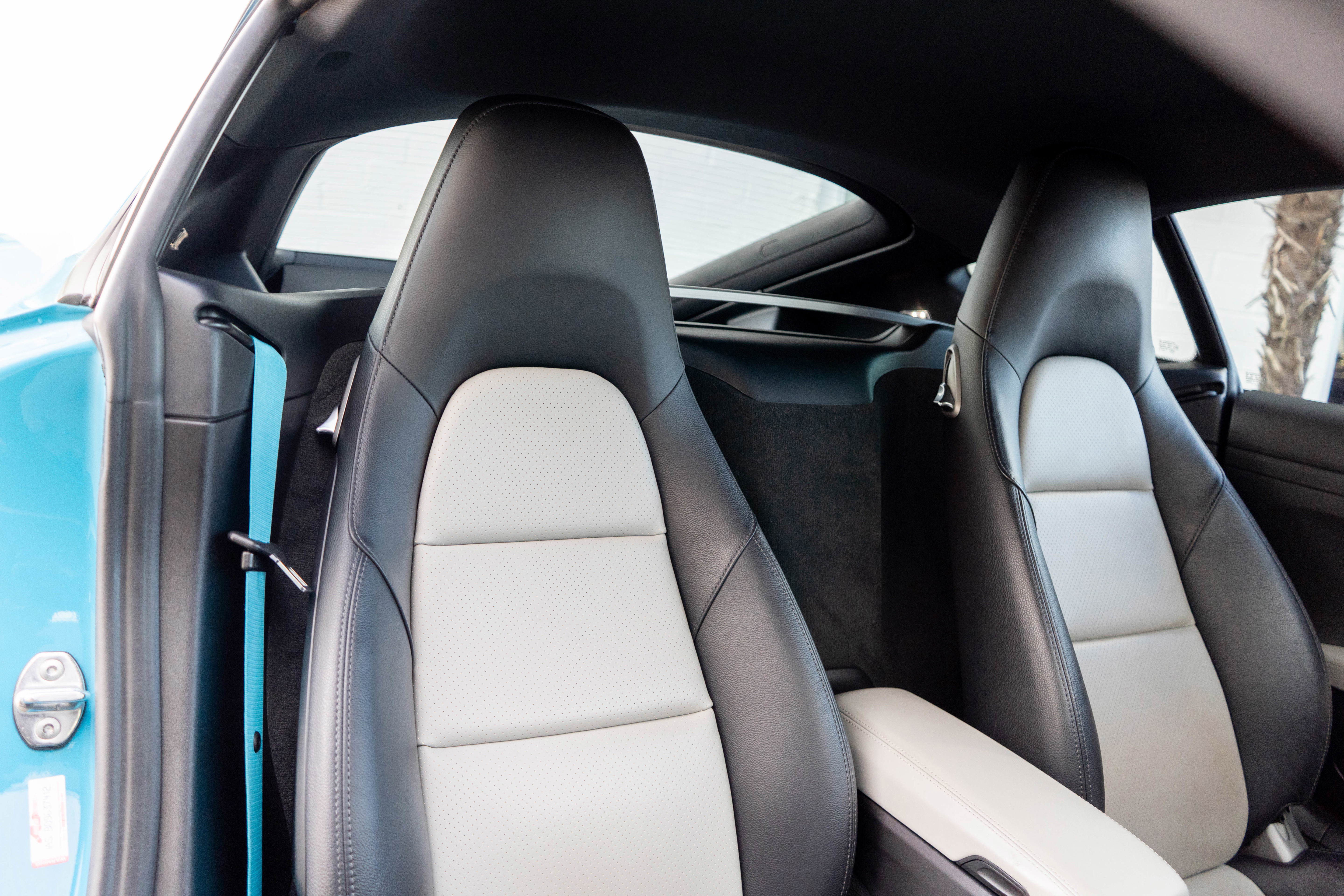 Used 2020 Porsche 718 Cayman image 22