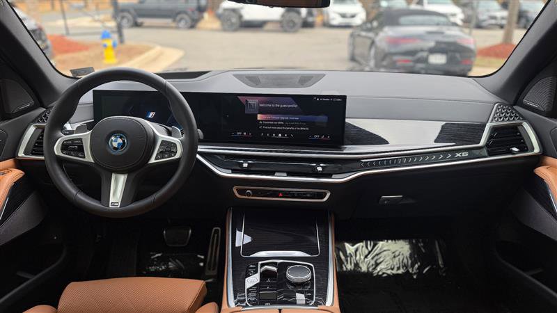 Used 2025 BMW X5 xDrive50e w/ M Sport Package image 29
