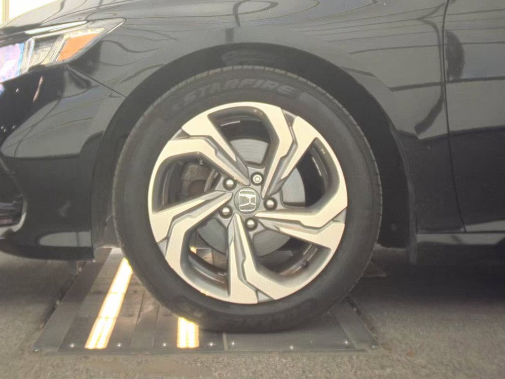 Used 2019 Honda Accord EX-L image 4