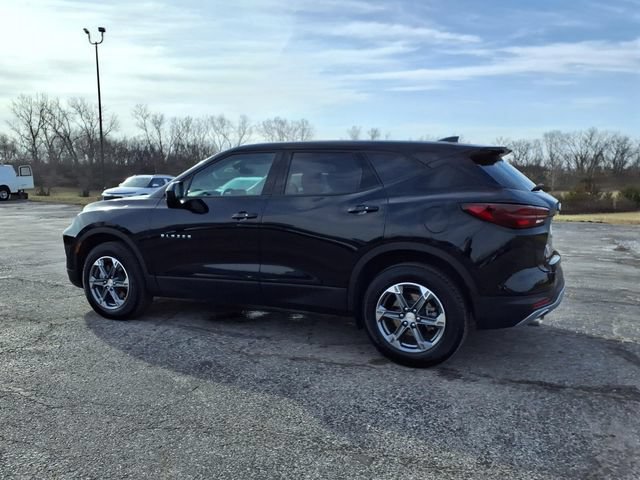 Used 2025 Chevrolet Blazer LT FWD image 30