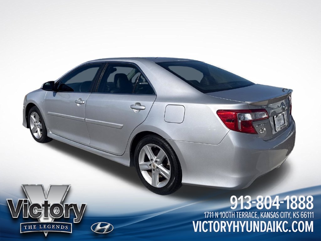 Used 2012 Toyota Camry SE FWD image 3