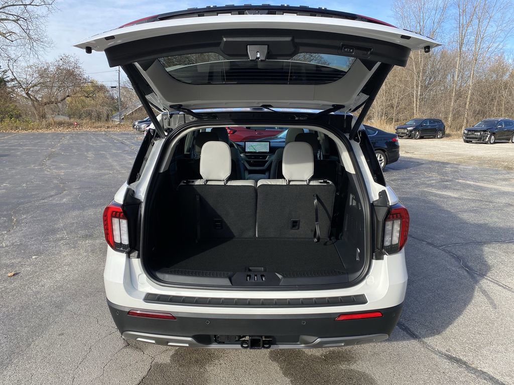 New 2026 Ford Explorer Active image 17