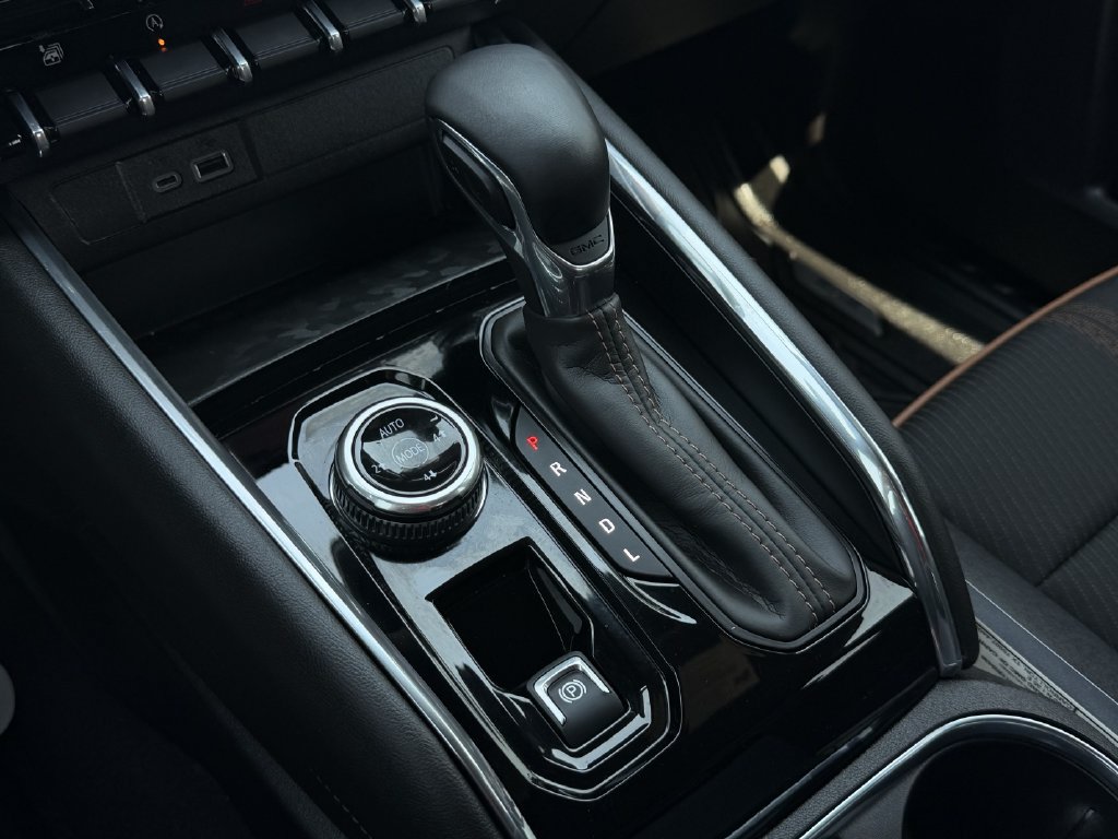 New 2026 GMC Canyon AT4 AWD/4WD image 16