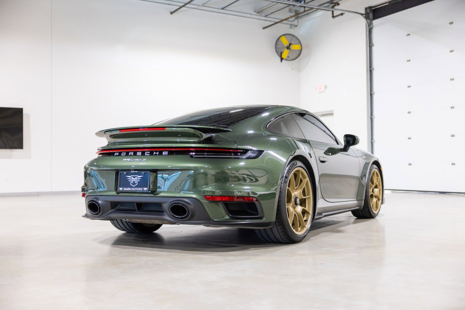 Used 2021 Porsche 911 Turbo S image 4