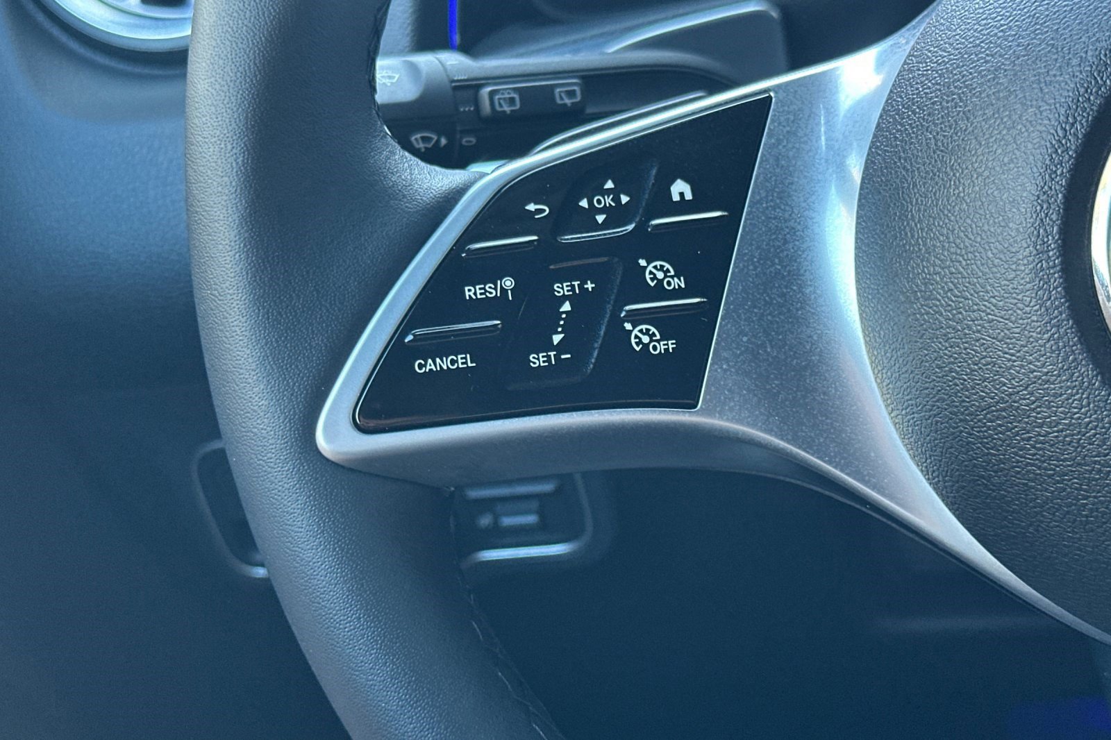 Used 2025 Mercedes-Benz GLB 250 250 image 30