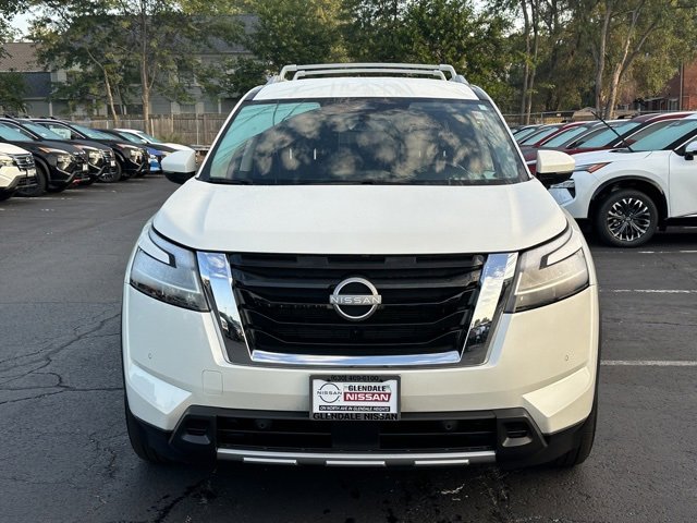 Certified 2024 Nissan Pathfinder SL image 2