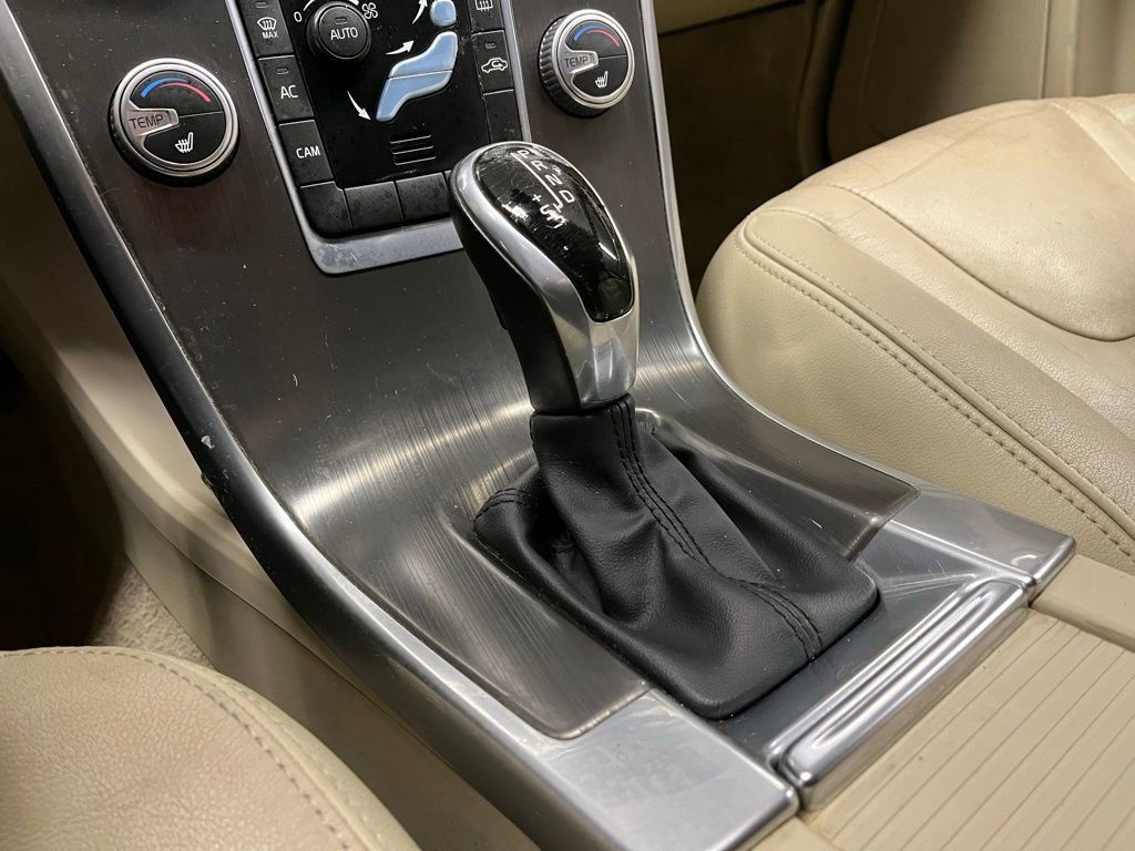 Used 2016 Volvo XC60 T5 Premier image 11