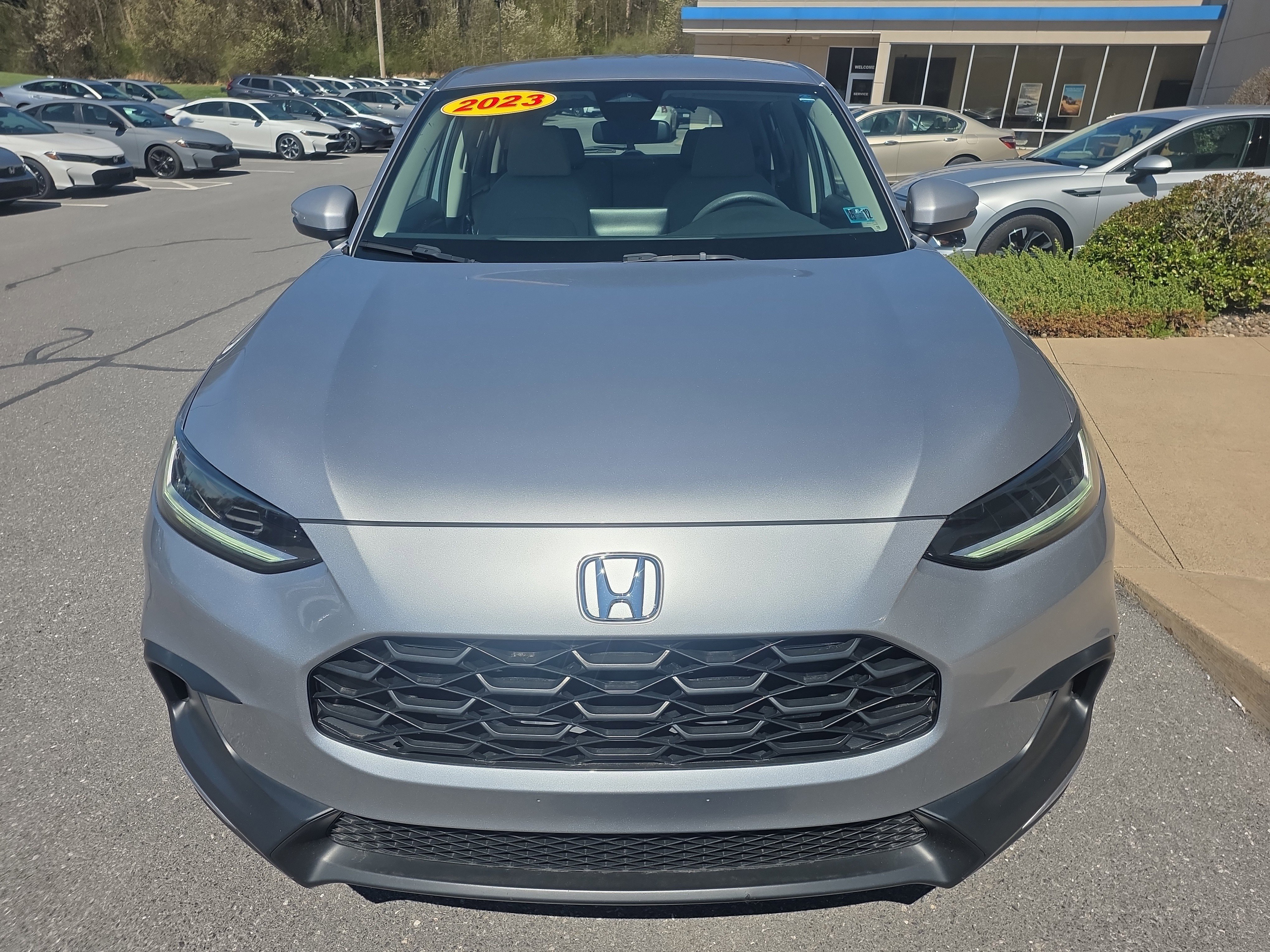 Used 2023 Honda HR-V LX image 2